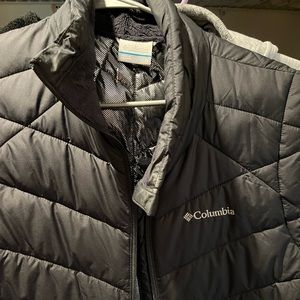 Columbia puffer vest women’s XL
